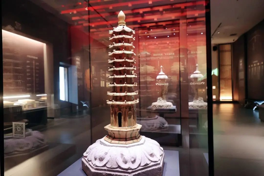 走进陕西唐三彩艺术博物馆 揭秘“唐三彩”的故事