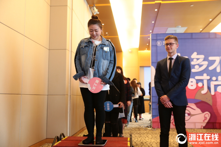 杭州某淘宝店开百万年薪招大码模特 百条标准严格面试