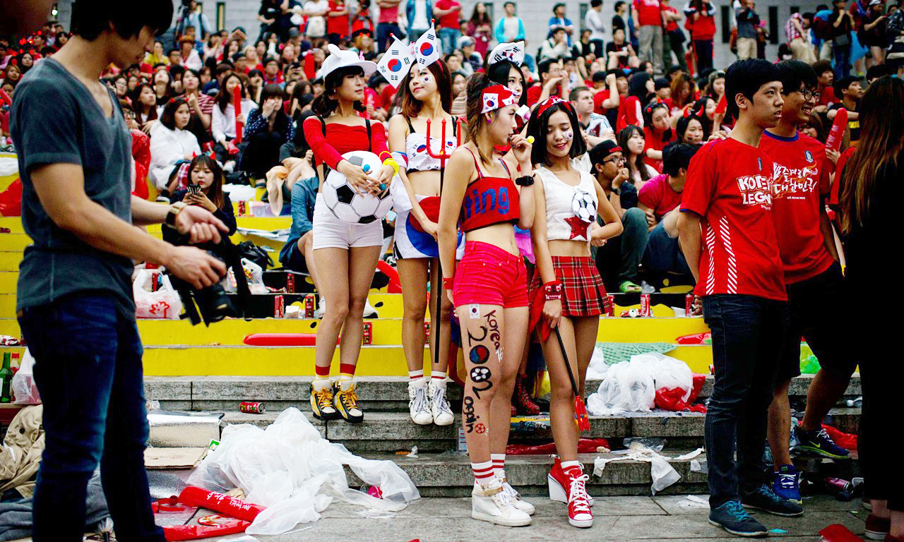 国足最美女粉丝!中国球迷1举动向日本学习 国足最美女粉丝!中国球迷1举动向日本学习