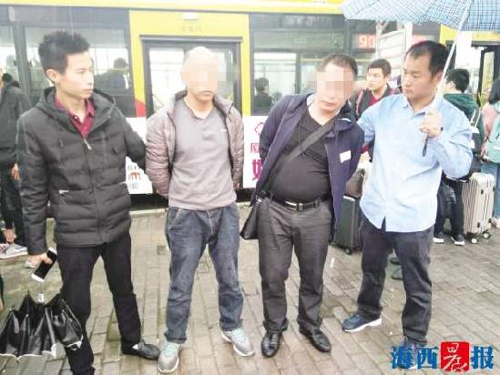 【法治 主推】【滚动新闻】【地市 厦门】(摘要:作案不到3小时,老扒手就落网……这些老扒手经验再丰富,也逃不脱厦门市公安局公共交通分局刑侦大队的抓捕。近日,公共交通分局对外通报这些案件。)老扒手经验再丰富 仍逃不脱厦门民警抓捕 【法治 主推】【滚动新闻】【地市 厦门】(摘要:作案不到3小时,老扒手就落网……这些老扒手经验再丰富,也逃不脱厦门市公安局公共交通分局刑侦大队的抓捕。近日,公共交通分局对外通报这些案件。)老扒手经验再丰富 仍逃不脱厦门民警抓捕