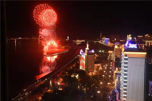 【黑龙江】黑河市举行庆祝新中国成立70周年暨中俄建交70周年大型焰火晚会