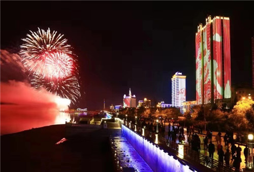 【黑龍江】黑河市舉行慶祝新中國成立70週年暨中俄建交70週年大型焰火晚會