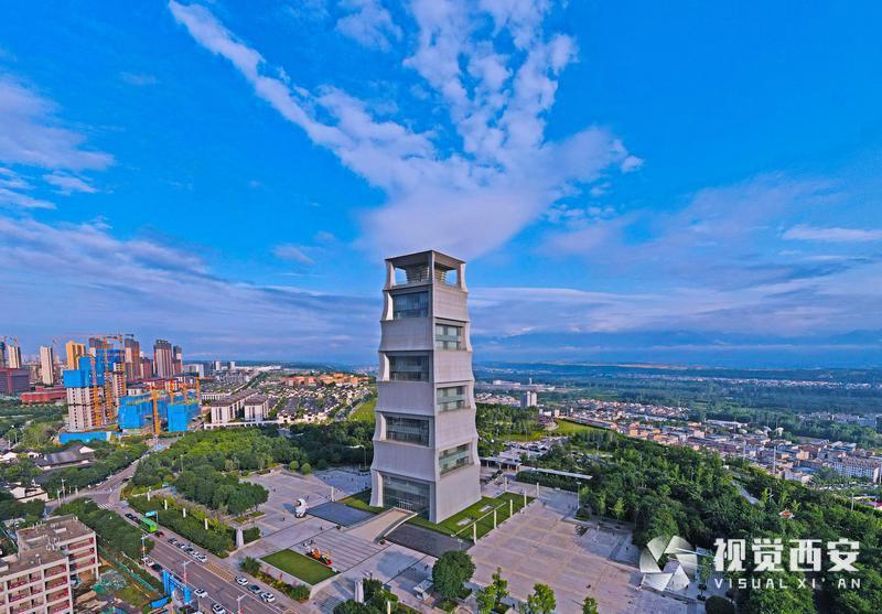 揽月阁望秦岭气象万千