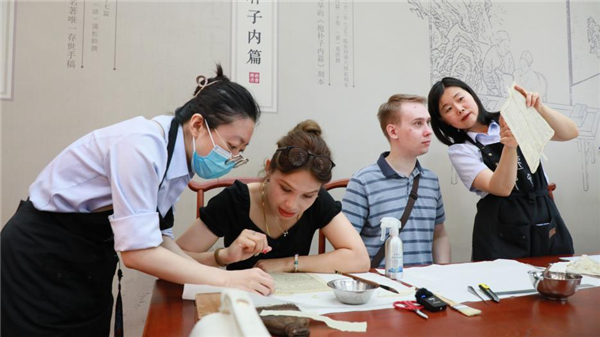 Students from Five Countries Experience the Charm of Chinese Culture in Liaoning Province_fororder_Picture6
