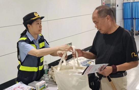 【原创】重庆轨道交通执法部门开展系列“送法进轨道”活动_fororder_微信图片_20230719110228