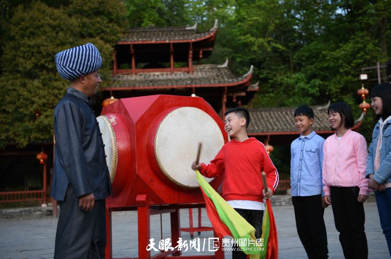 貴州銅仁市正大鎮：苗家花鼓敲起來