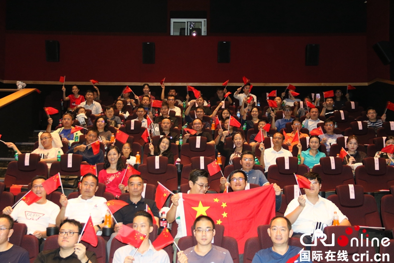 图片默认标题_fororder_2，影片《我和我的祖国》尼日利亚首都阿布贾首映现场。   （王新俊 摄）.JPG