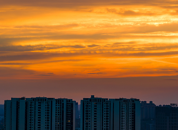 自贡上演“彩虹秀” 绚丽多彩的双彩虹挂天空_fororder_9落日余晖（摄影-廖志全）