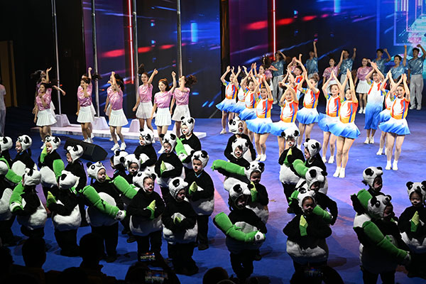 成都大运会运动员村开村_fororder_微信图片_20230722140343