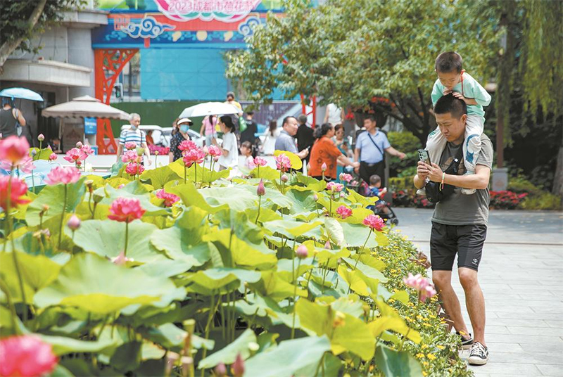 （转载）大运连成渝“蓉火”耀山城——成都大运会火炬在重庆传递_fororder_未标题-1