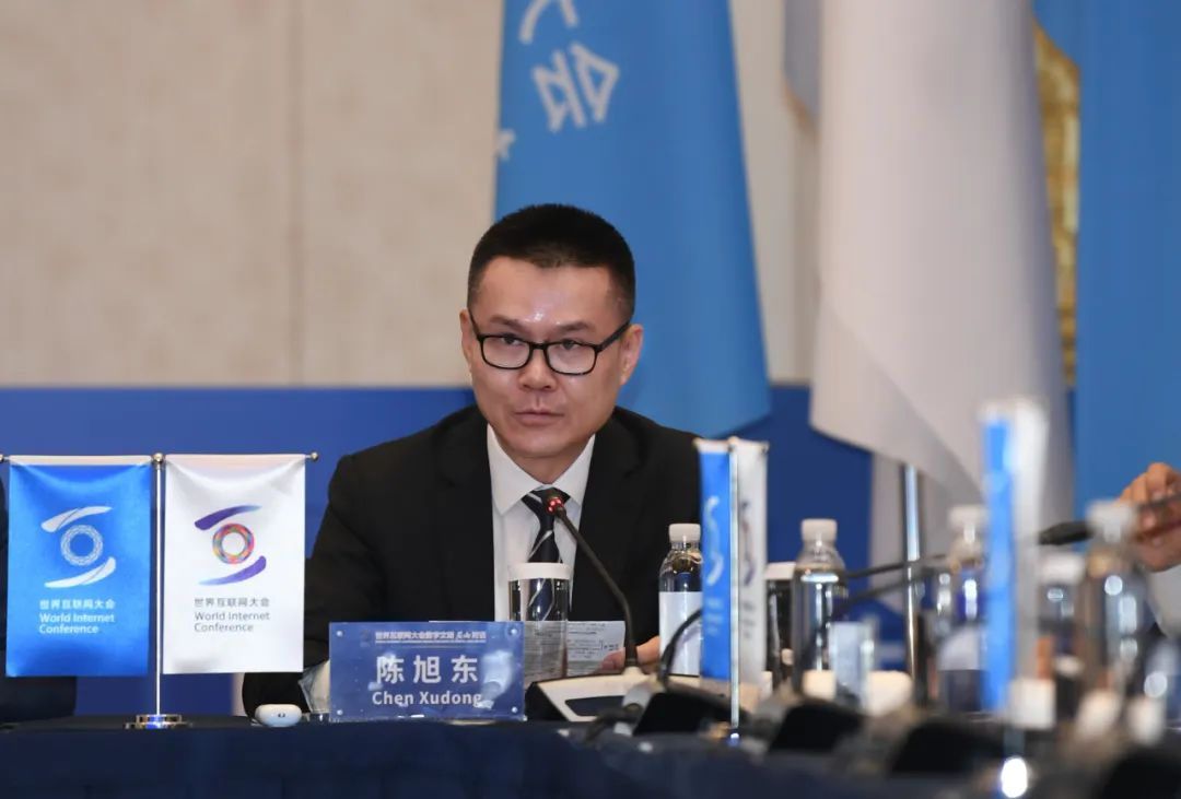 ألقى تشن شودونغ، رئيس مجلس الإدارة والمدير العام لشركة آي بي إم الكبرى في الصين كلمة خلال فعاليات "حوار نيشان" الخاص بمؤتمر الإنترنت العالمي_fororder_1