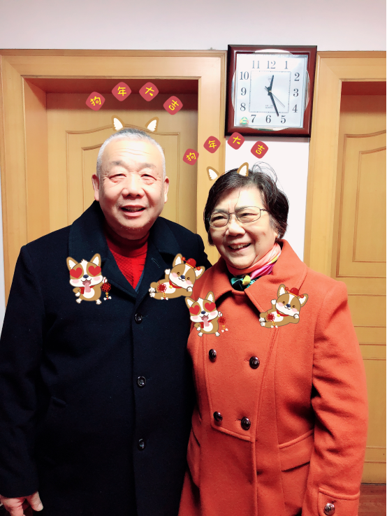 七旬老夫妻玩抖音 网友：这就是爱情的样子