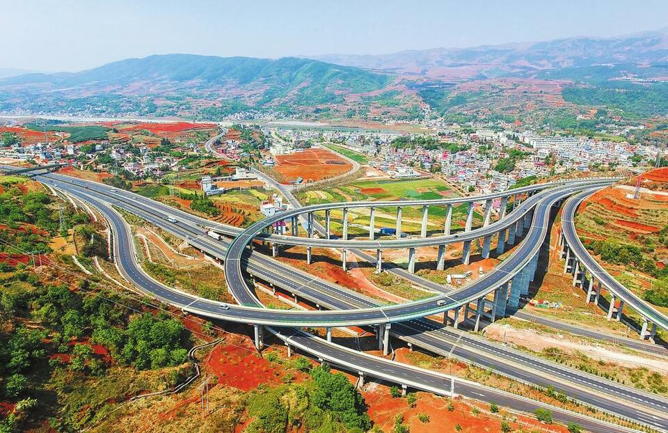 昆明寻甸县综合交通从有到优绘出民族地区因路而兴壮美画卷