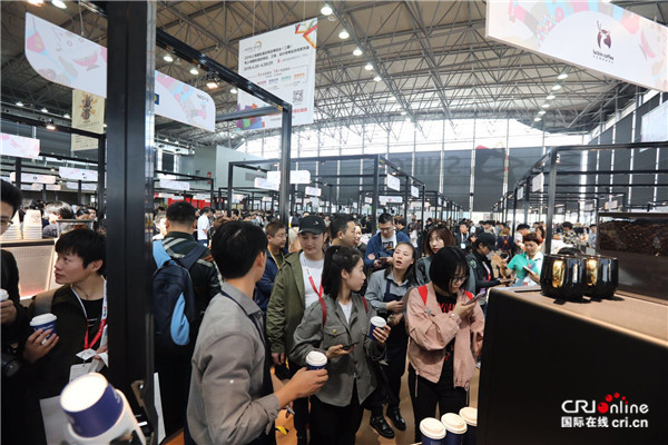 【神州稿件】luckin coffee出征魔都咖啡展  携手3位WBC冠军送上大师咖啡