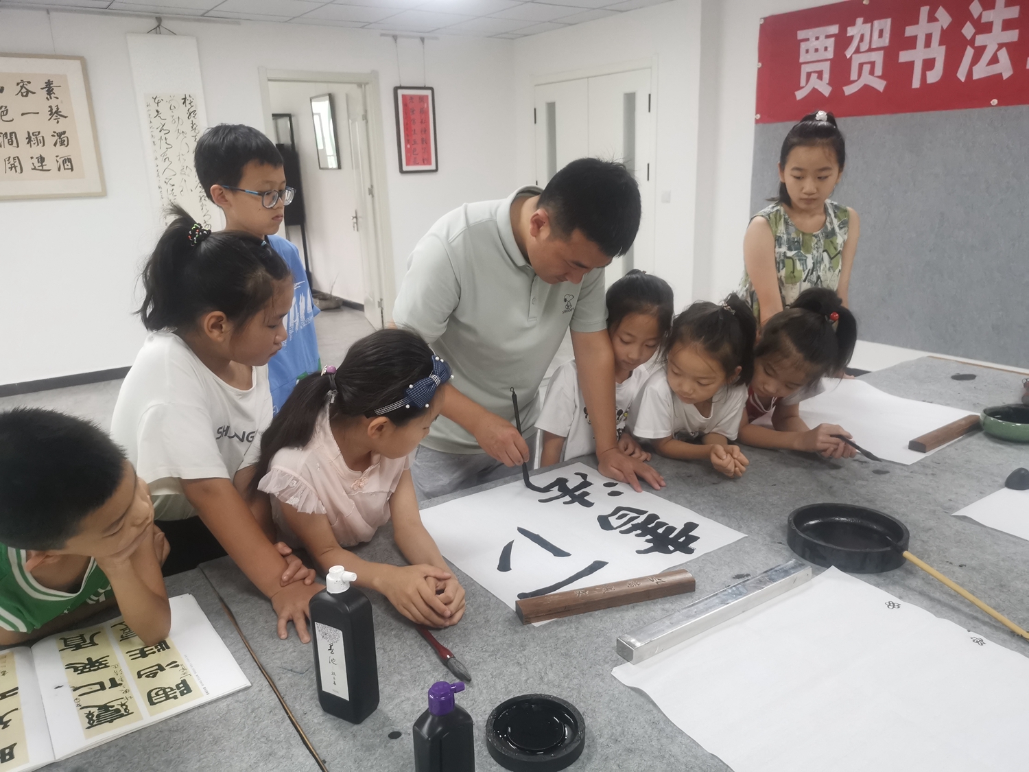 图片默认标题_fororder_书法名家贾贺为学生示范 摄影 杨东升