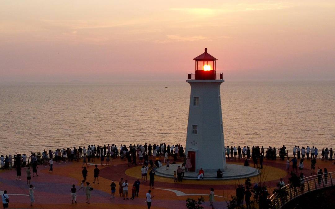 大连泊霞湾：日落盛宴醉游人