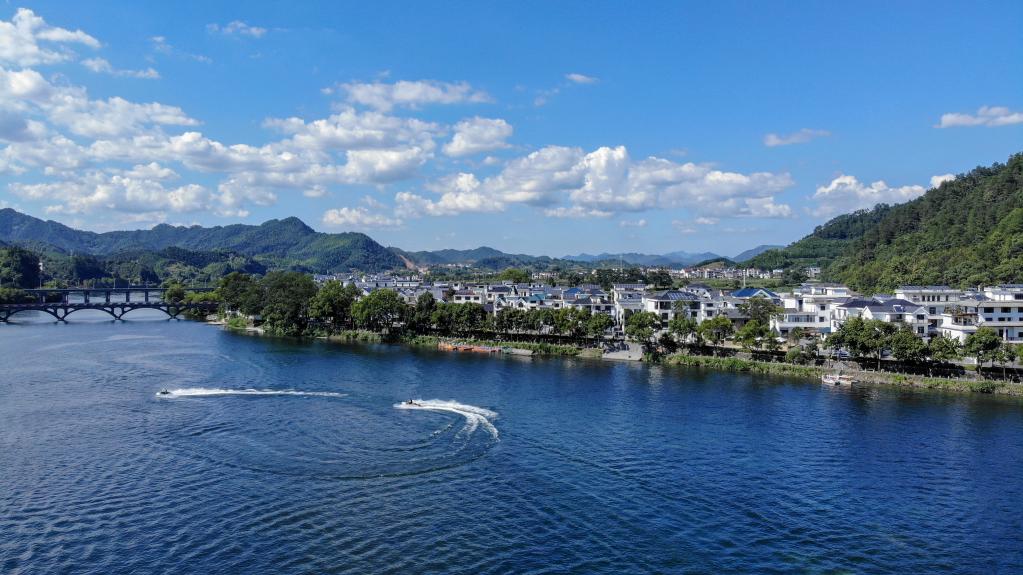 浙江开化以“绿”为底 铺就“共富路”