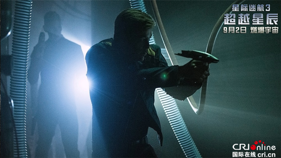 《星际迷航3》曝片花 星际舰队冲出重围“燃爆”宇宙