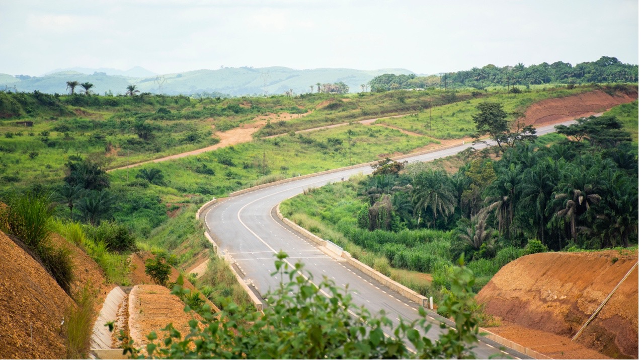 【2023企业社会责任案例巡展】中国建筑集团旗下中建八局：“梦想之路”通达未来_fororder_2.刚果（布）1号公路项目