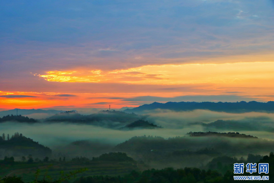 甘肃两当：云雾缭绕似仙境_fororder_6