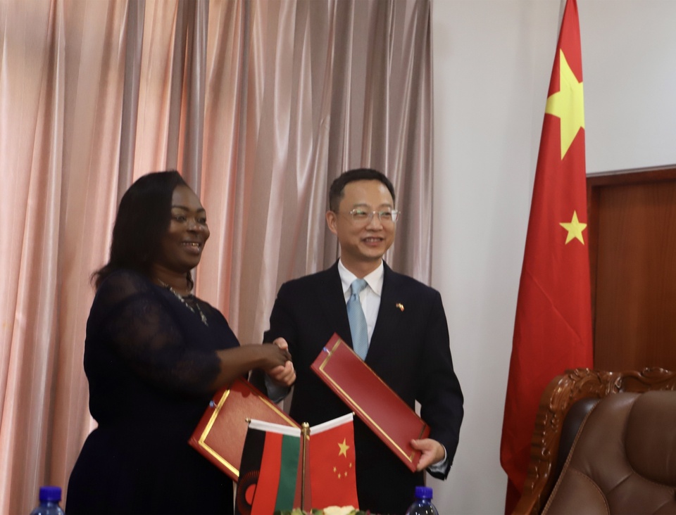 直通使领馆 | 中国驻马拉维大使龙舟：“非洲温暖之心”马拉维与中国合作前景广阔