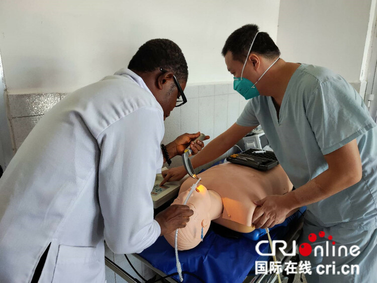 援外日记丨在利比里亚 我们从朋友变成了兄弟姐妹_fororder___172.100.100.3_temp_9500031_1_9500031_1_1_73e6ed54-f4c8-4e76-9a0e-873c3994022c