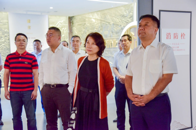 格力電器董事長兼總裁董明珠女士一行蒞臨柳林酒業集團參觀考察_fororder_圖片 1