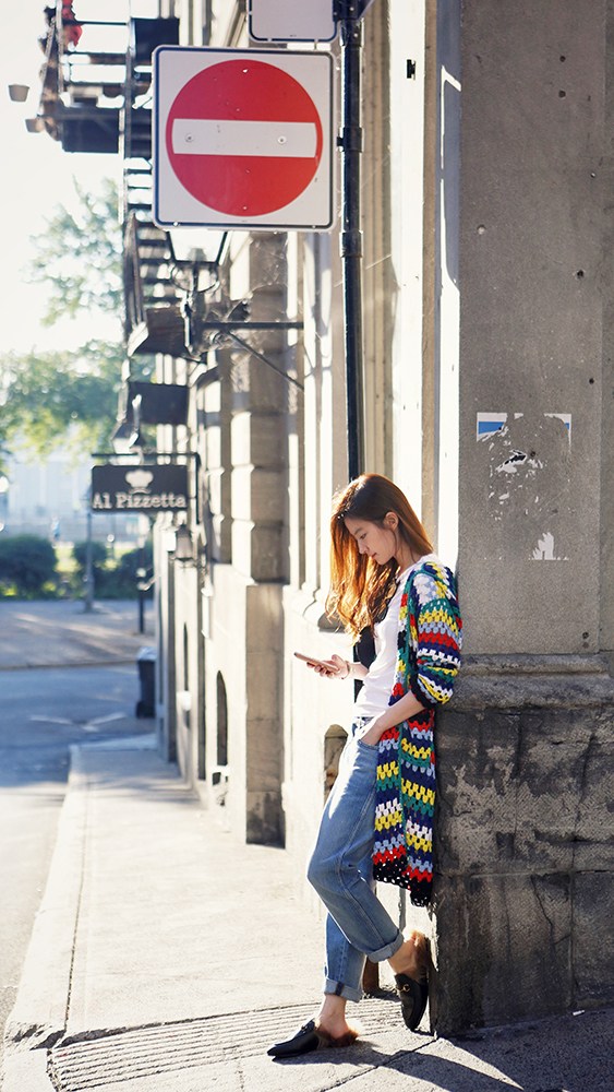 刘亦菲蒙特利尔逆光玩街拍