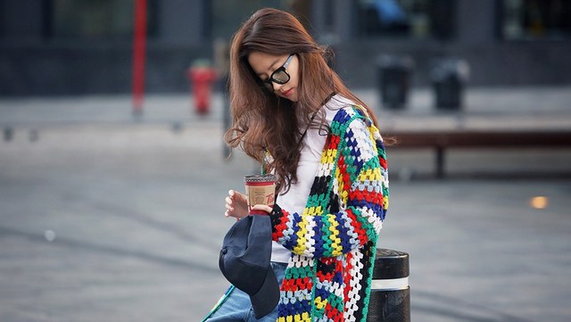 刘亦菲蒙特利尔逆光玩街拍