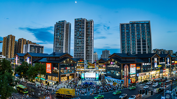 （张）嗨玩一夏到自贡 第二届自贡国际恐龙文化旅游节正式启幕_fororder_1活动现场（摄影-廖志全）