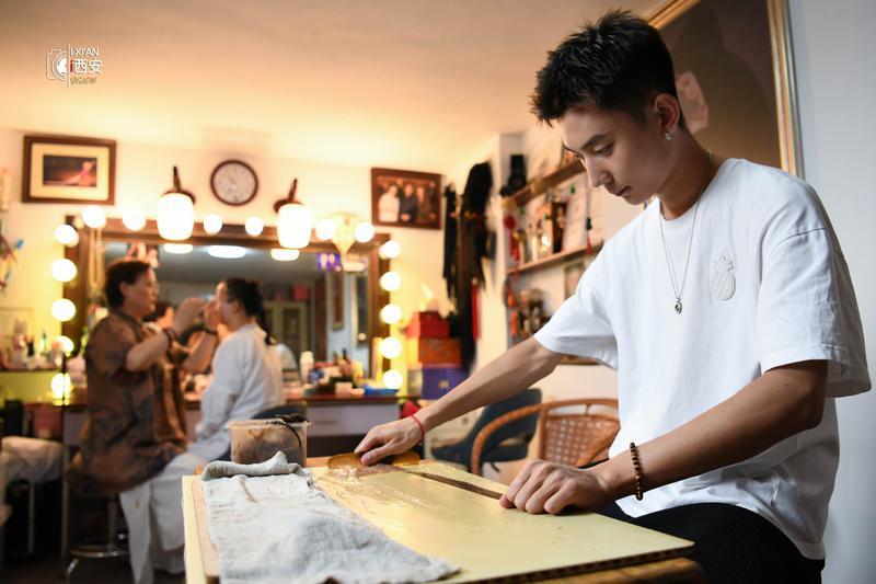 浓墨重彩!“妆”点大美秦腔