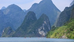 广西凌云：清凉夏日畅游绿林碧水浩坤湖