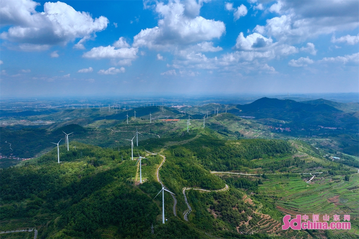 潍坊“安丘天路” 沿途风景美出天际