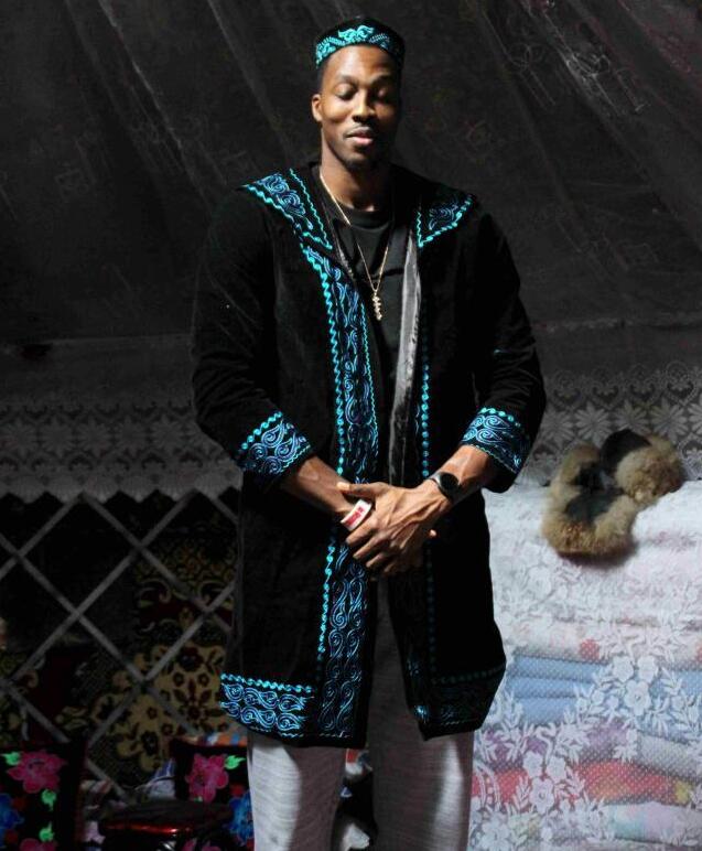 魔兽新疆行自己烤肉串 吃完烫嘴了… 魔兽新疆行自己烤肉串 吃完烫嘴了…