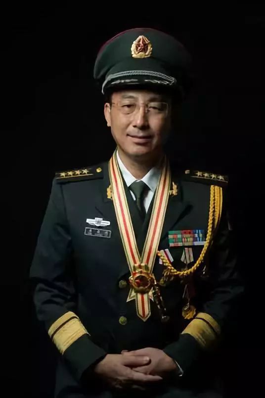 我们为什么要大阅兵？至少为了让2000万英烈看看这可爱的中国！