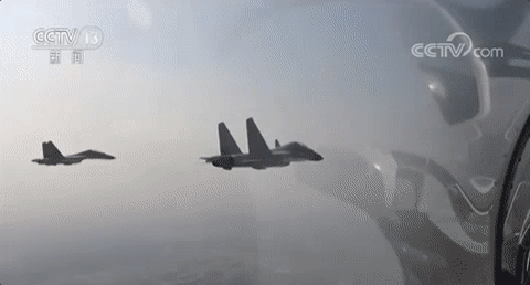 国庆阅兵“空中三剑客”同框首秀揭秘，原来不是飞到一起就可以