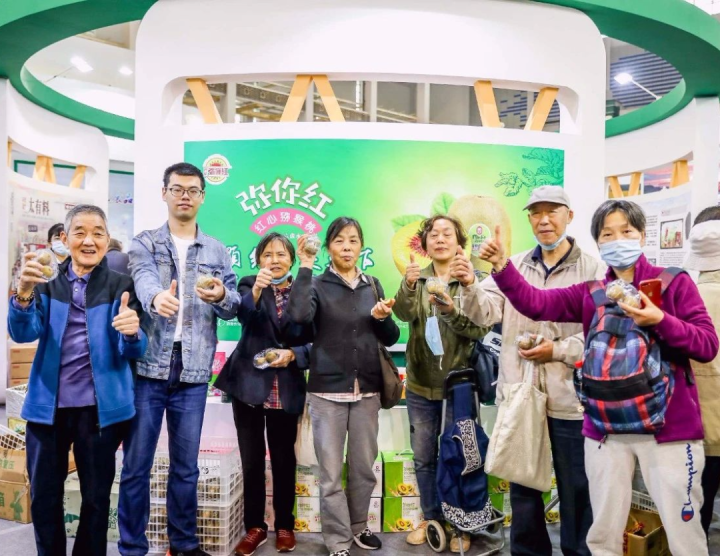 坐着高铁看凉都 | 乘高铁，一颗“红心”走天下