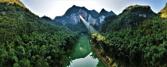 贵州：守住绿水青山 绘就最美生态画卷_fororder_安顺紫云格凸河