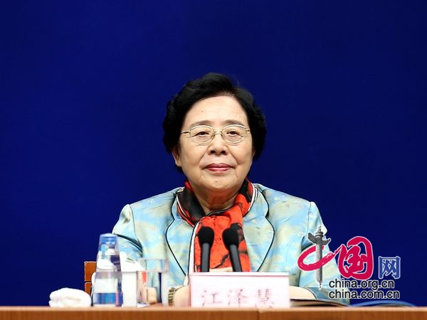 全国政协人口资源环境委员会副主任、中国花卉协会会长江泽慧