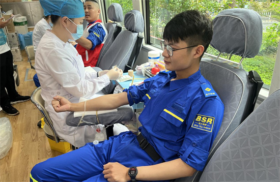 南京：捐獻血液 分享生命_fororder_2