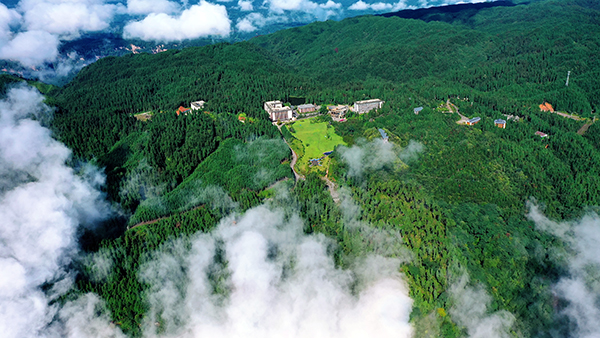 “山水洪雅·中国养都”避暑季 邀你来洪清凉一夏_fororder_玉屏山-供图-洪雅县委宣传部