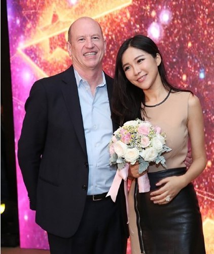 名气不及运气,相貌平平的中国女星嫁了国际豪门