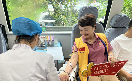 南京：捐獻血液 分享生命_fororder_3