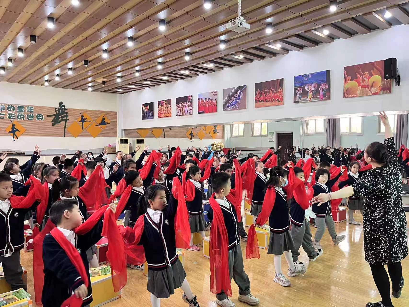 石家庄市维明路小学喜获石家庄市基础教育国家级优秀教学成果推广应用先进单位_fororder_“五力”课程之品鉴力课程音乐欢乐律动