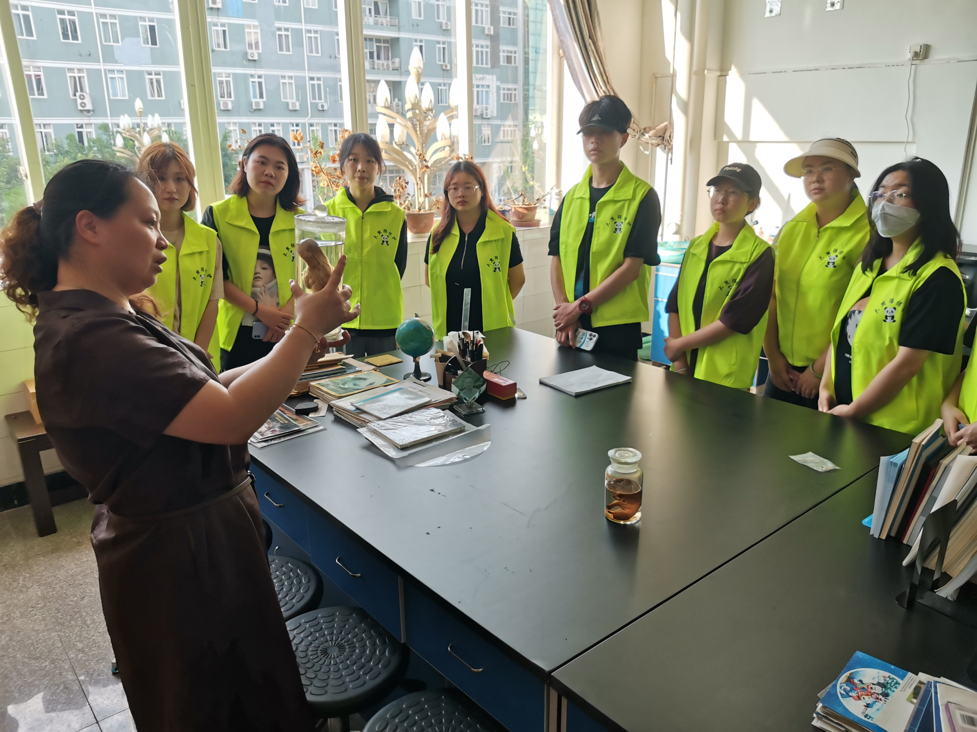 接棒“熊猫大学”精神 西华师大学子赴雅安追寻四代“熊猫学者”足迹_fororder_微信图片_20230711195832