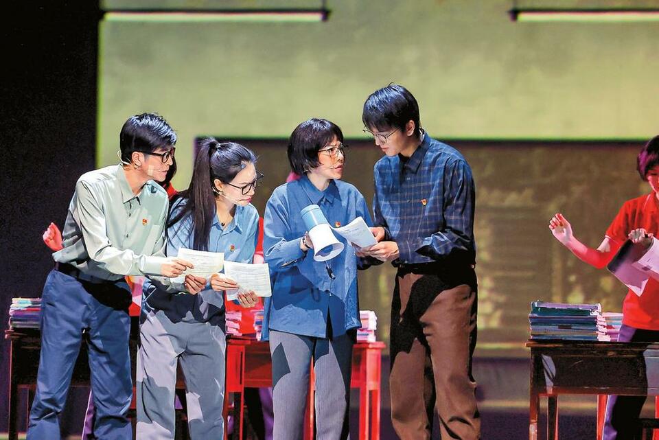 大型原创音乐剧《绽放》在红河蒙自上演_fororder_219