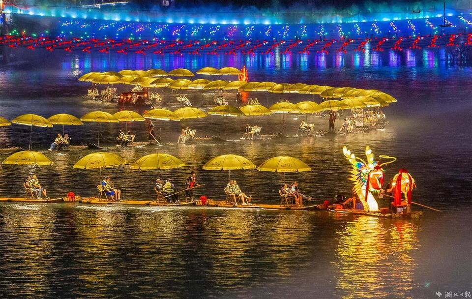 湖北宣恩：贡水夜景醉游人