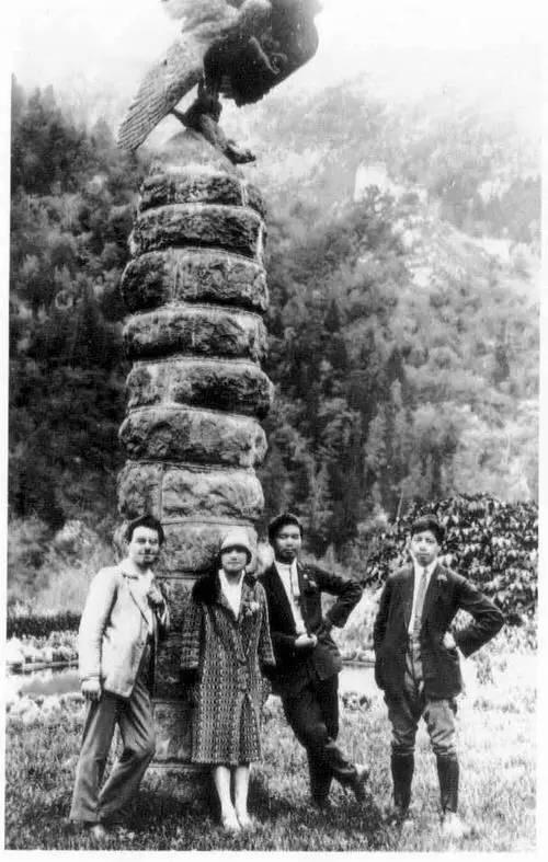 宋庆龄与邓演达在欧洲时合影