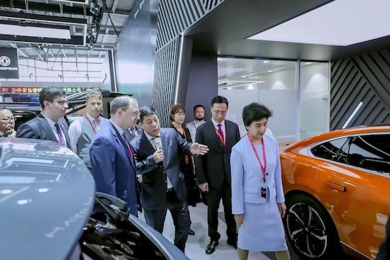 开拓俄罗斯市场 东风为中俄务实合作注入新动力_fororder_image003