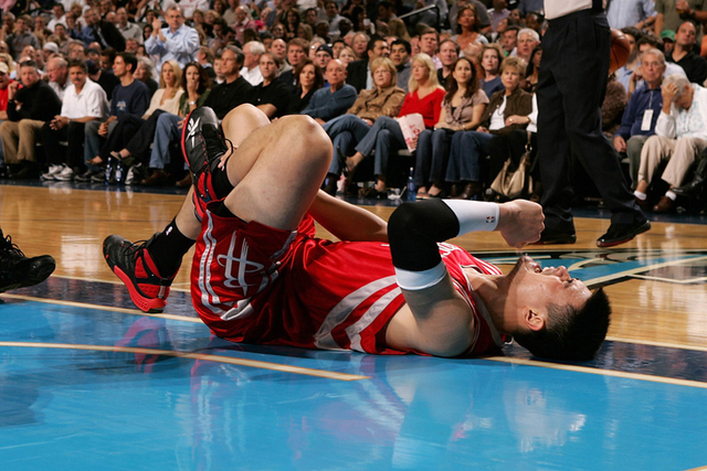 【名人堂姚明】:“中国红”在NBA赛场永飘扬